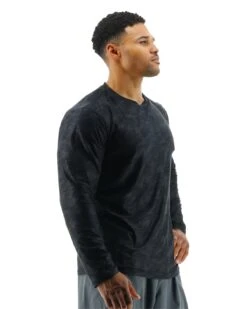 TYR Airtec™ Men's Long Sleeve Tee - Blackout Camo 17 TYR Airtec™ Men's Long Sleeve Tee - Blackout Camo -TYL Clothing Shop MPTLBC3A 001 alt06