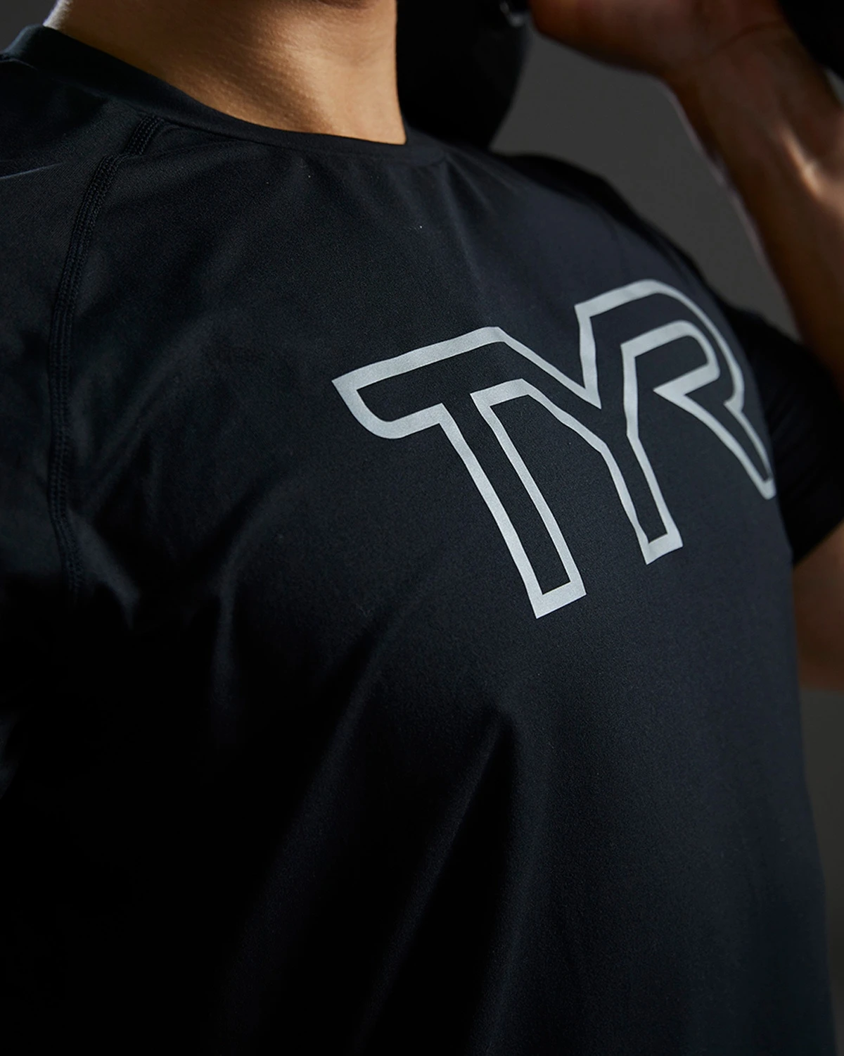 TYR ClimaDry™ Men's Raglan Big Logo Tech Tee - Solid 10 TYR ClimaDry™ Men's Raglan Big Logo Tech Tee - Solid - Image 8