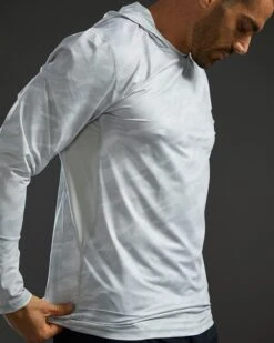 TYR SunDefense™ Men's Vented Hooded Shirt - Camohex -TYL Clothing Shop PMLHCA7A 990 alt08