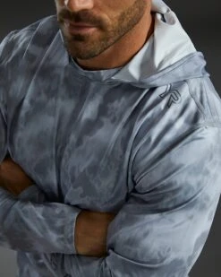 TYR SunDefense™ Men's Vented Hooded Shirt - Turbulent 23 TYR SunDefense™ Men's Vented Hooded Shirt - Turbulent -TYL Clothing Shop PMLHTU7A 988 alt10