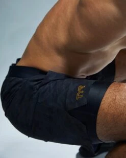 TYR Hydrosphere™ Men's Lined 7" Unbroken Shorts - Blackout Camo 24 TYR Hydrosphere™ Men's Lined 7" Unbroken Shorts - Blackout Camo -TYL Clothing Shop muslbc3a 001 alt10
