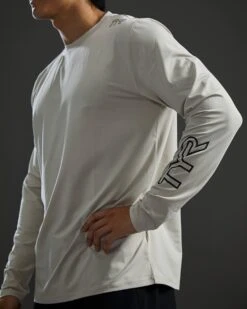 TYR Men's SunDefense Long Sleeve Shirt 30 TYR Men's SunDefense Long Sleeve Shirt -TYL Clothing Shop tsmls7a 608 alt07